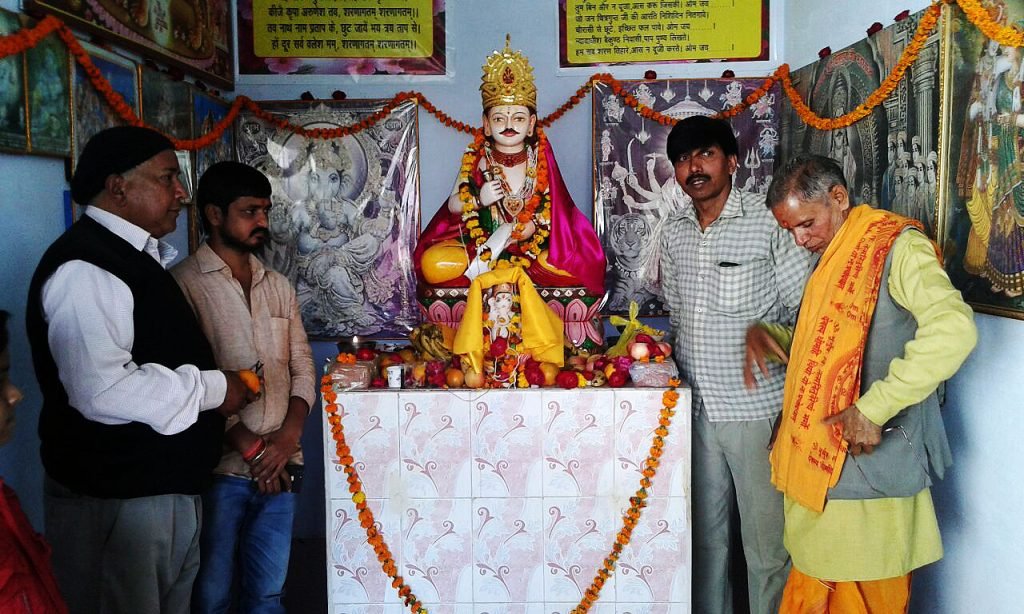 सीतापुर में हुई भगवान चित्रगुप्त जी की मूर्ति की भव्य स्थापना