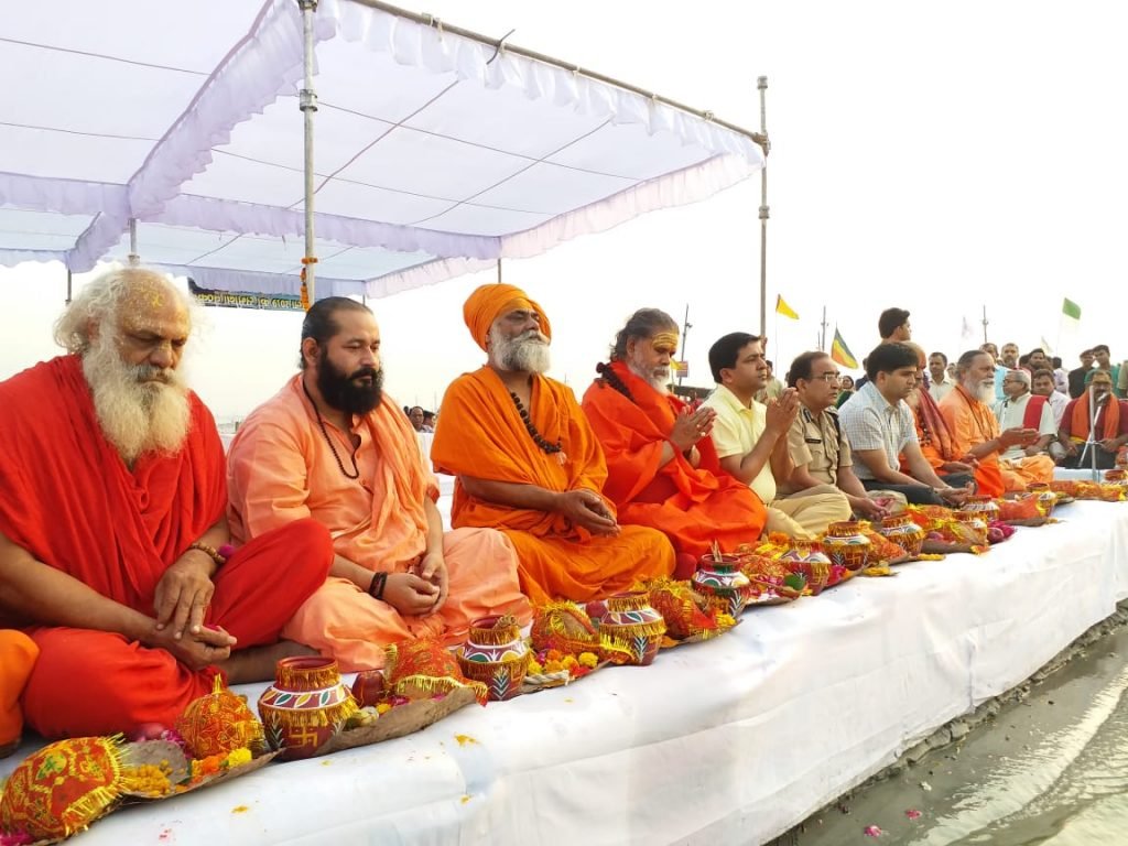 गंगा पूजन के साथ प्रयाग की पंचकोसी तथा द्वादश माधव परिक्रमा का हुआ शुभारम्भ
