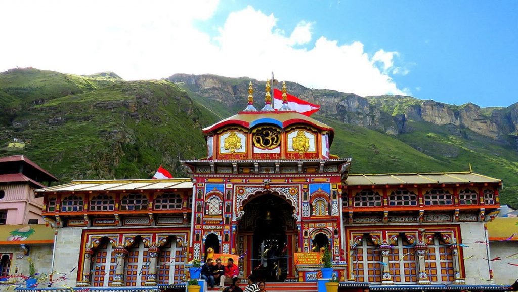 उत्तराखण्ड के प्रमुख धार्मिक स्थलों से अब आरती का होगी लाइव, जिओ ने की पहल