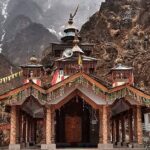 यहाँ बनवाया था पांडवों ने पांच मंजिला भगवान शनिदेव का मंदिर, आज भी जल रही है अखंड ज्योति!