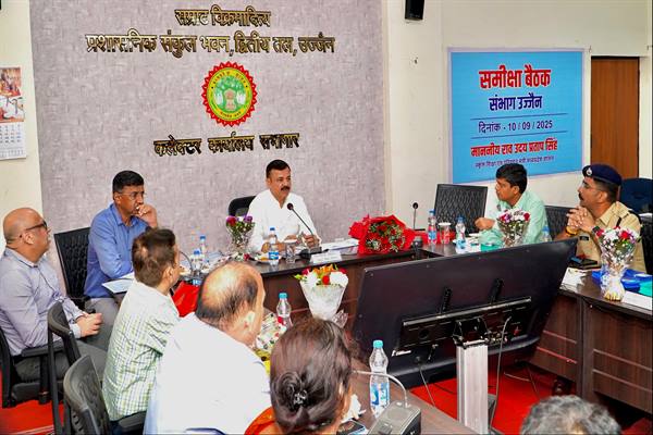 सिंहस्थ-2028 के दृष्टिगत स्कूल शिक्षा विभाग और परिवहन विभाग की तैयारियों की समीक्षा