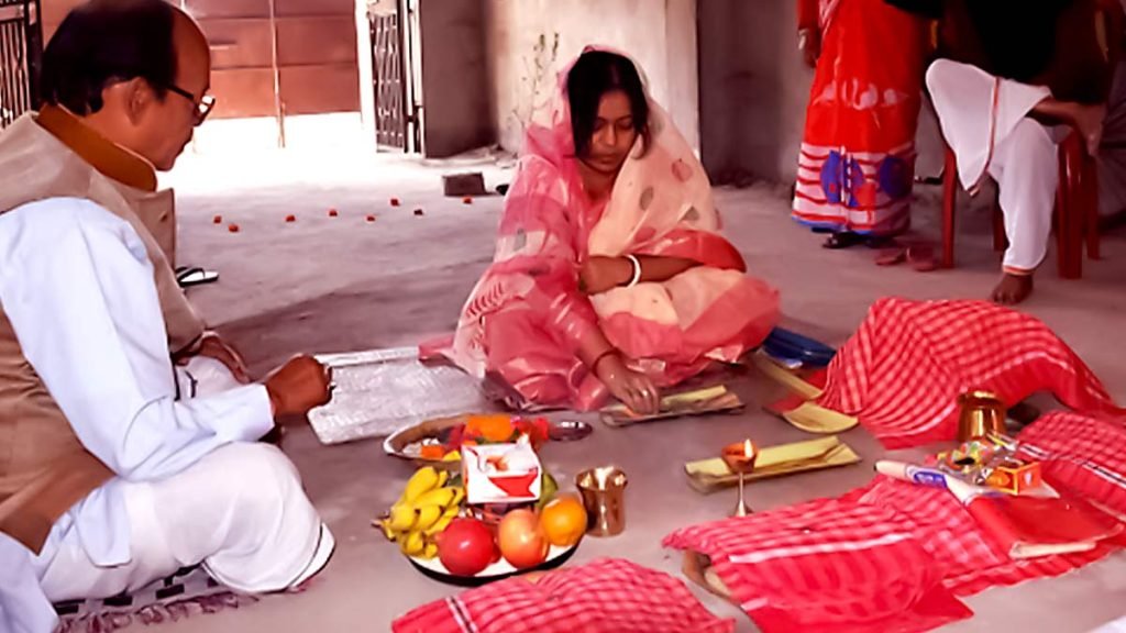 जानिए, क्या महिलाएं भी तर्पण अथवा पिण्डदान करने की अधिकारी? माता सीता ने किया था राजा दशरथ का पिण्डदान