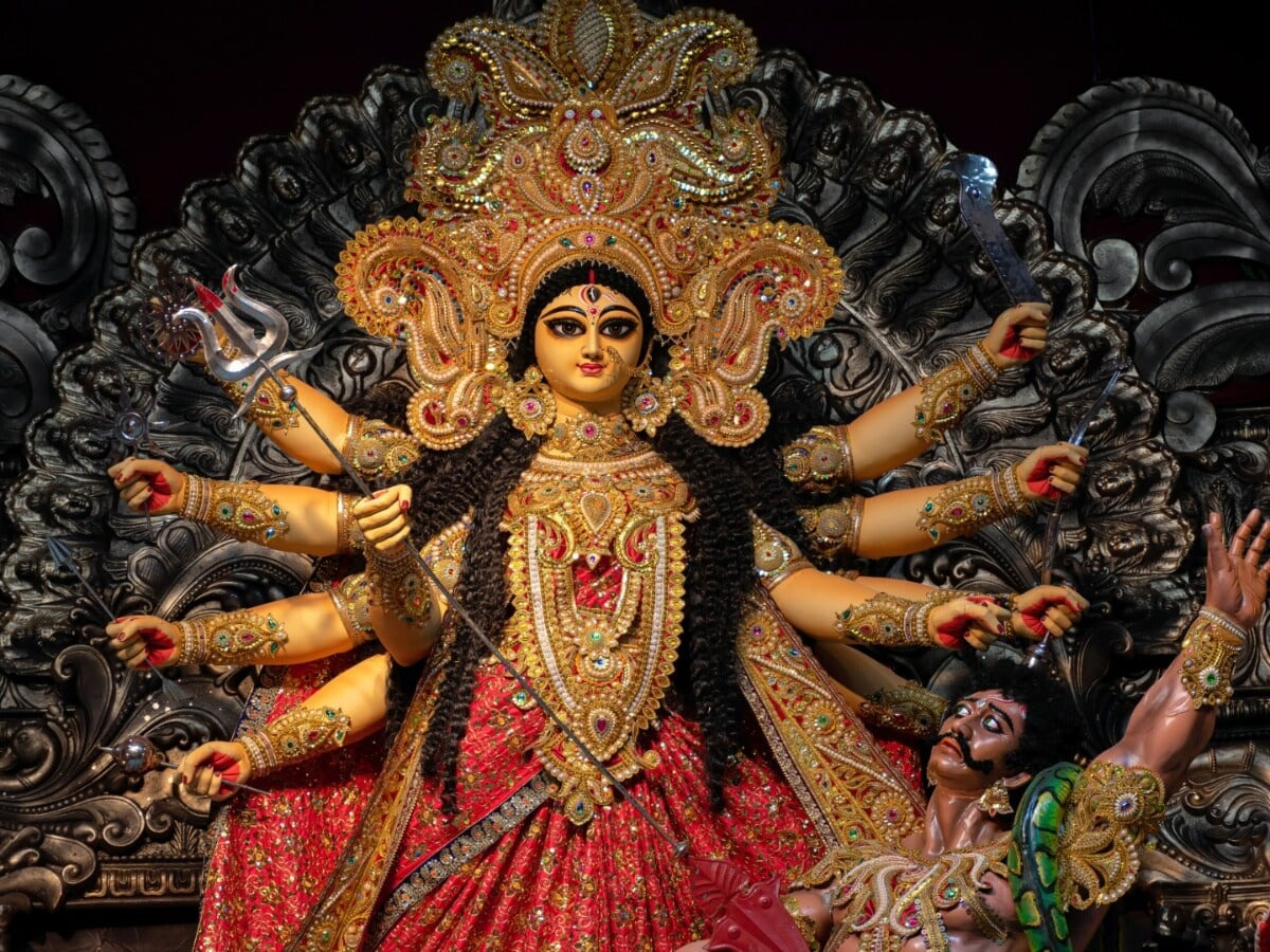 Navami Dates 2025: कब है नवमी और कन्या पूजन का शुभ समय?
