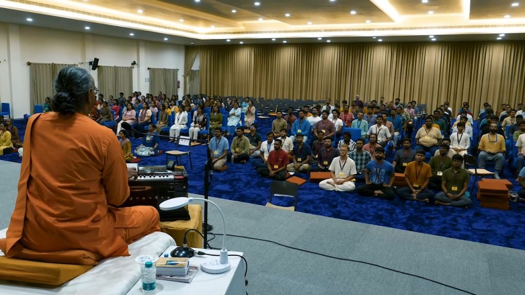 रांची के योगदा आश्रम में युवा साधक संगम में शामिल हुए दो सौ से अधिक युवक
