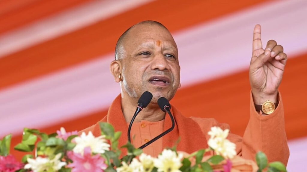 🕉️ शांति और सौहार्द के लिए सनातन धर्म की ही शरण: सीएम योगी