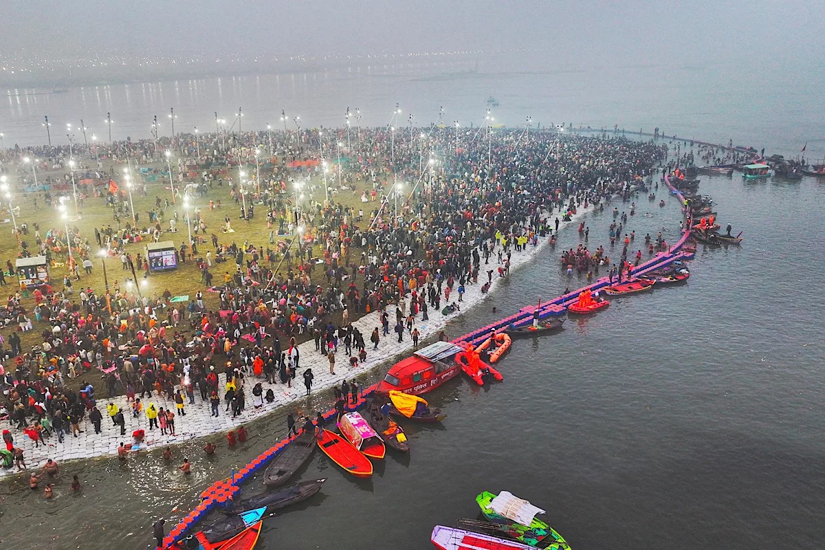 पौष पूर्णिमा स्नान पर्व पर उमड़ा आस्था का सैलाब, 31 लाख श्रद्धालुओं ने संगम में लगाई डुबकी